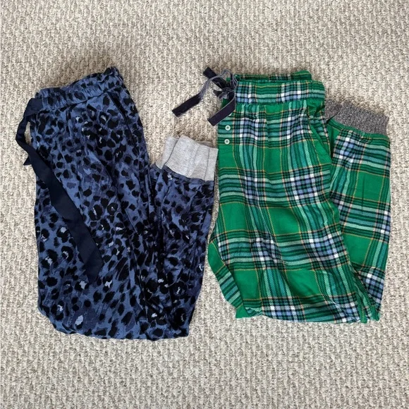 Aerie pajama bundle - Picture 1 of 7